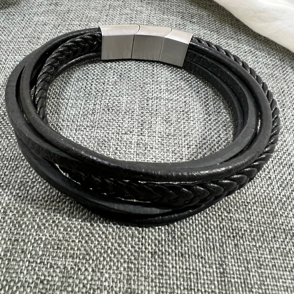 Men's Stainless Steel & Black Leather Bracelet With Stainless Steel Secu…☑️